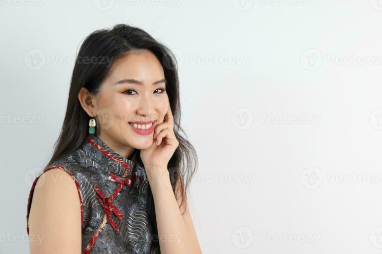 beautiful-young-elegant-southeast-asian-woman-wearing-modern-chinese-cheongsam-dress-pose-smile-look-photo